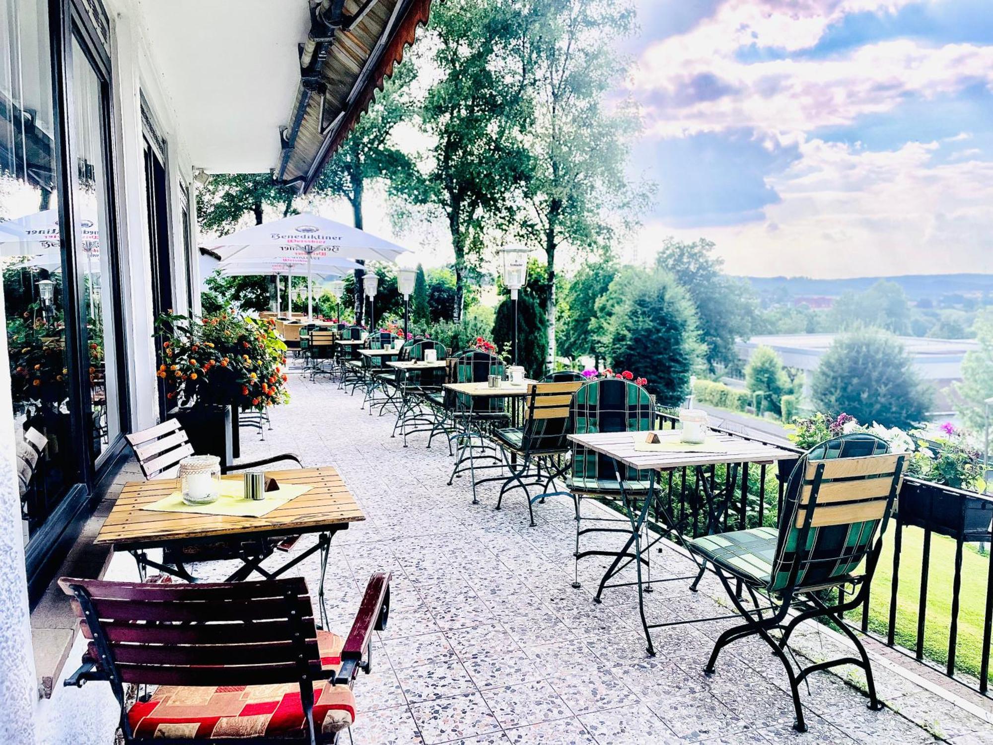 Berghof Hotel Nieheim Exterior foto